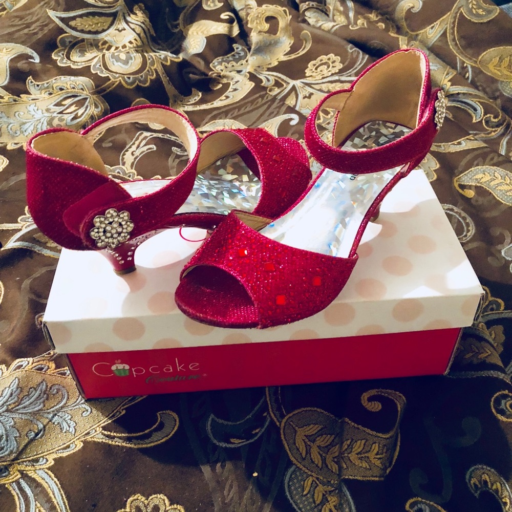 Mini little girls HOTT PINK heels 💓🎀